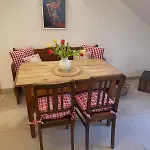 Grosse Mit Dachterrasse In Apartman