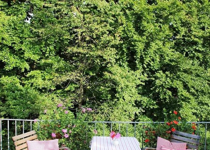 Grosse Mit Dachterrasse In *